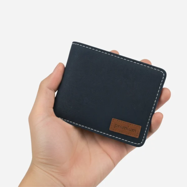 canvas wallet minalis model hand